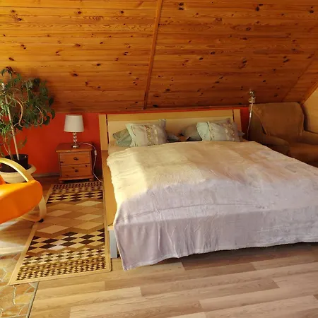 Orsegi Lapreti Vendeghaz Apartment *