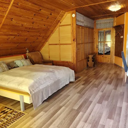 Apartment Orsegi Lapreti Vendeghaz Szoce