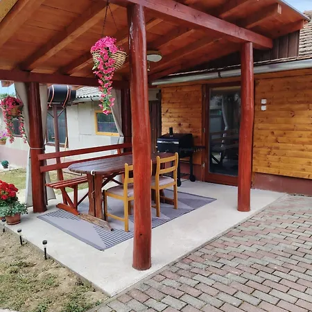 Orsegi Lapreti Vendeghaz Apartment *